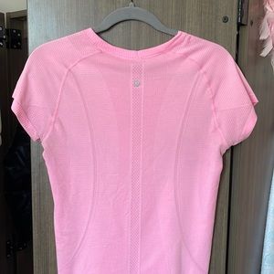 Lululemon swiftly tech t shirt size 8